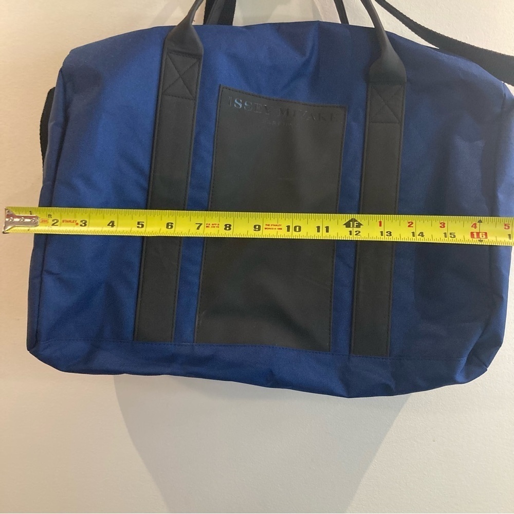 ISSEY MIYAKE Parfum Canvas Zipper Top Shoulder Strap overnight  Tote Bag - Picture 3 of 10